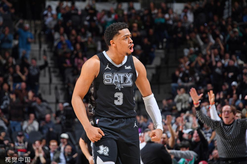 这名球员由 这名球员由